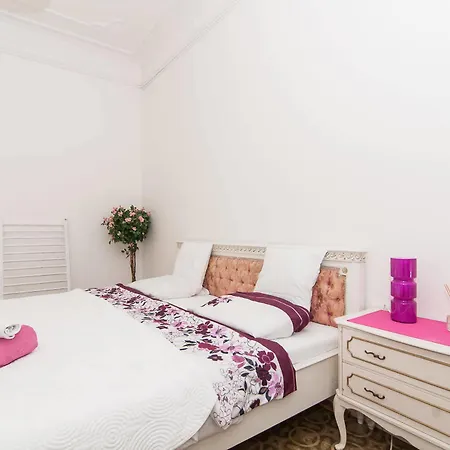 Casa Trianon Bed & Breakfast Barcelona