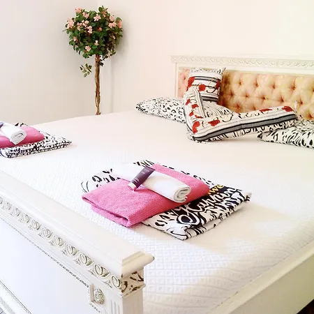 Casa Trianon Bed and breakfast 2*